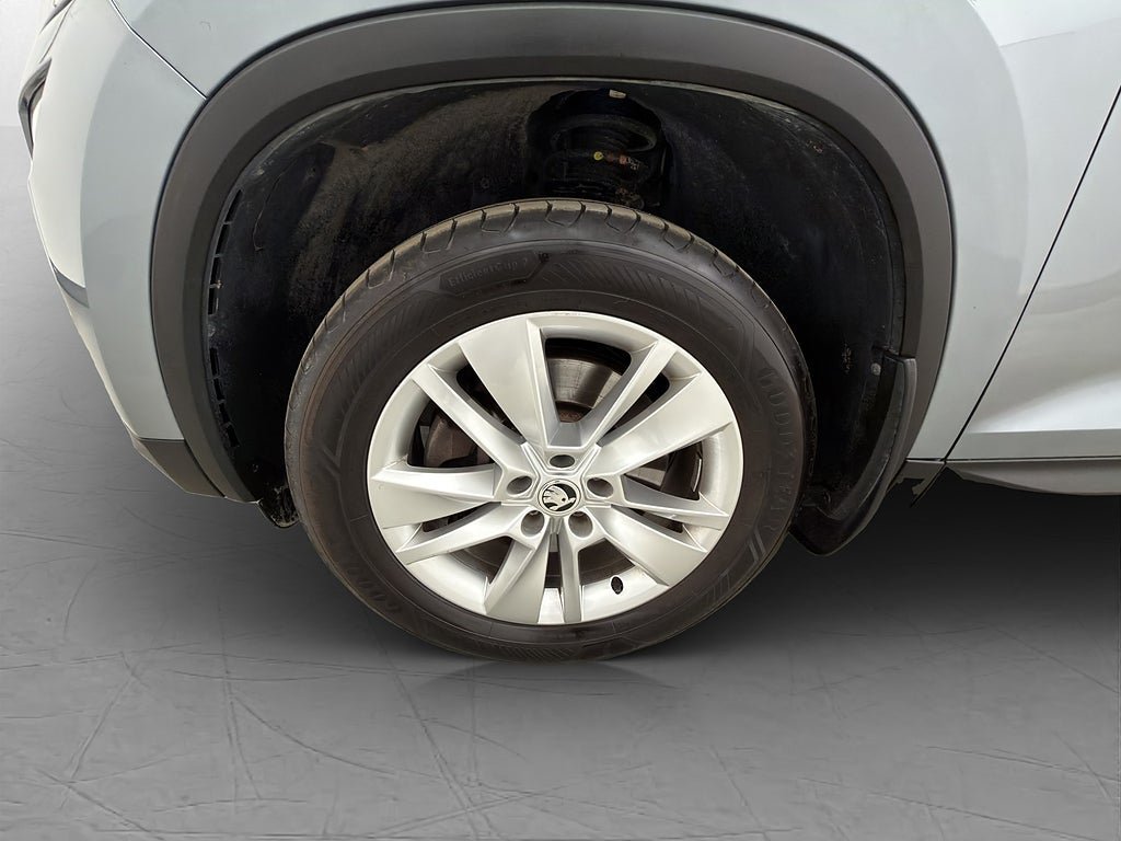 Vehicle Image 32