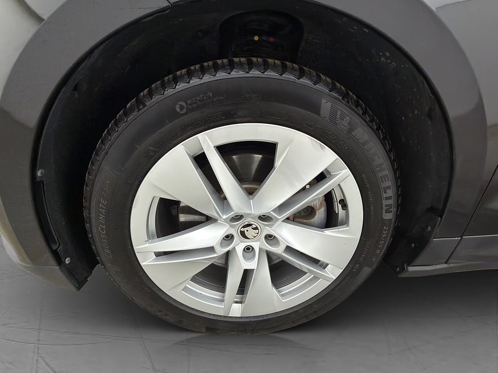 Vehicle Image 33