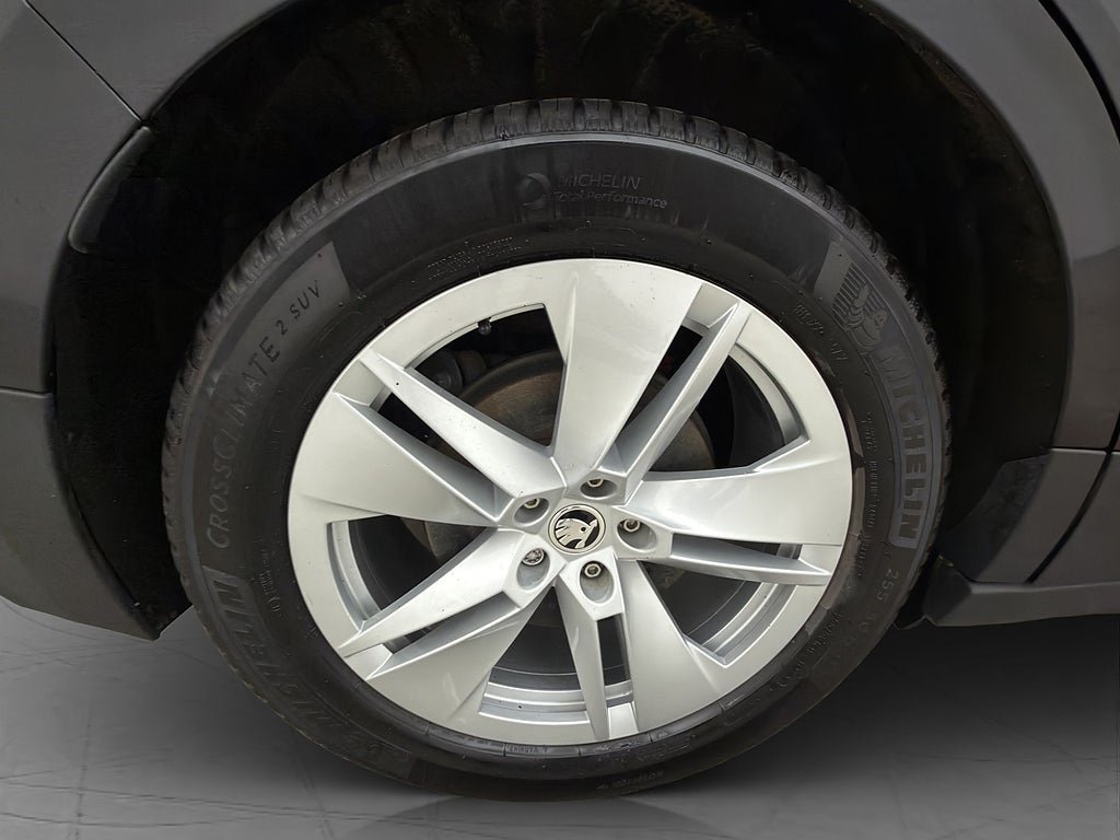 Vehicle Image 35