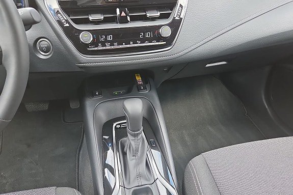 Vehicle Image 21