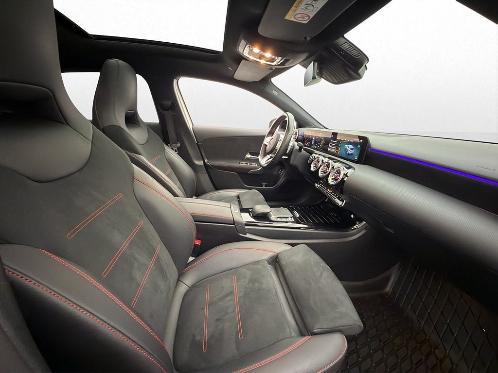 Vehicle Image 32