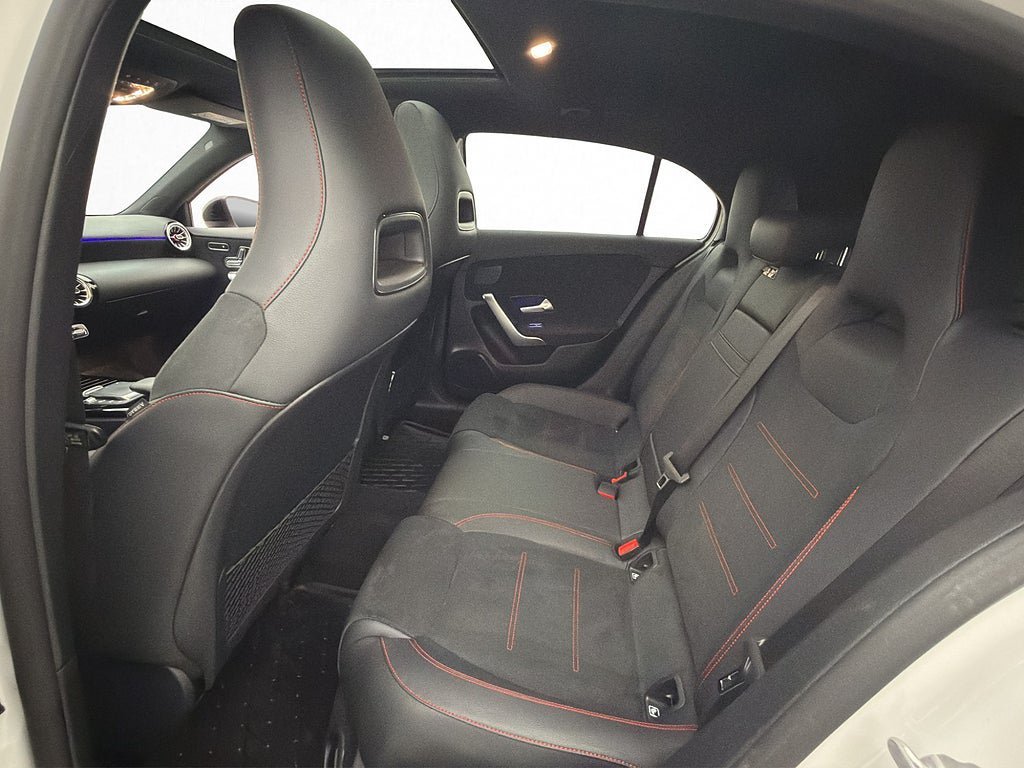 Vehicle Image 33