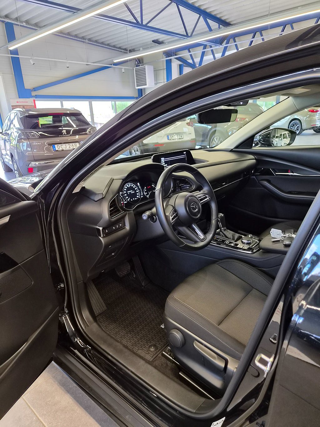 Vehicle Image 8