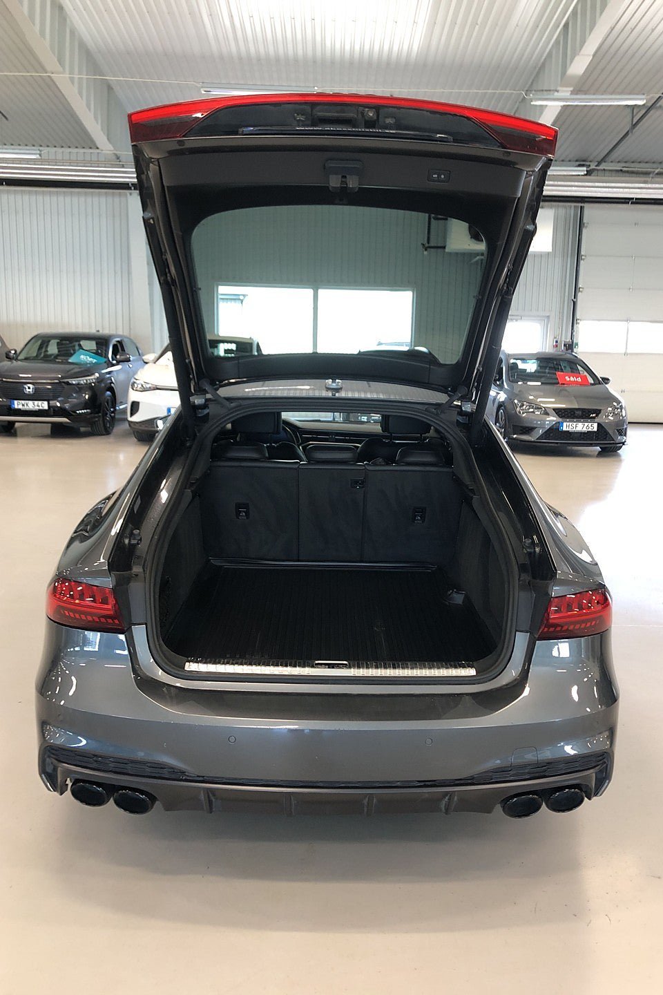 Vehicle Image 7