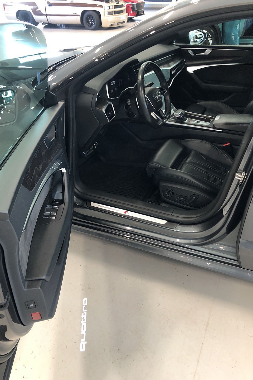 Vehicle Image 11