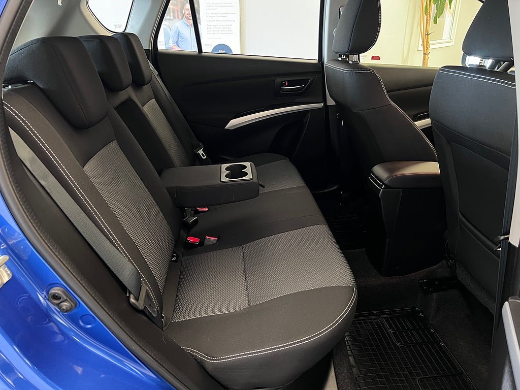 Vehicle Image 11