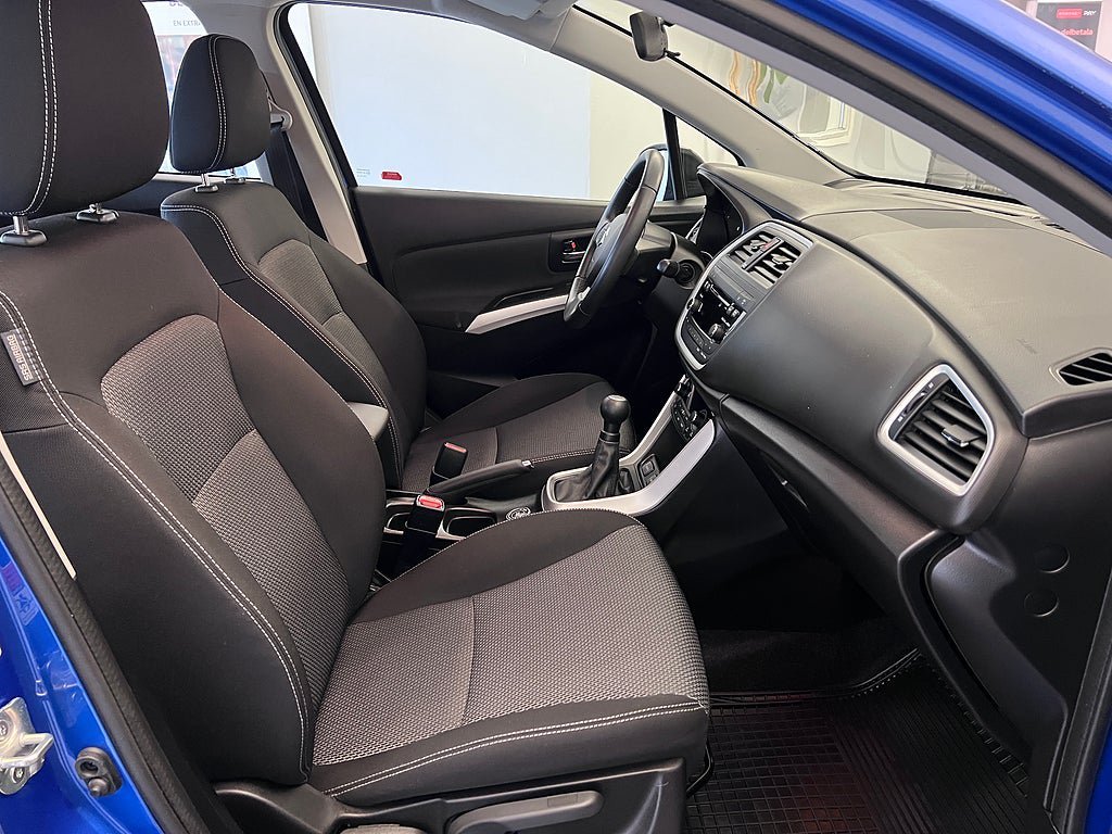 Vehicle Image 12