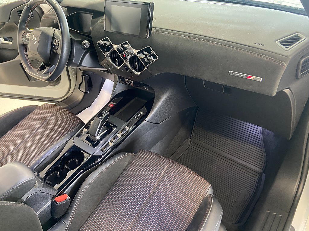 Vehicle Image 17