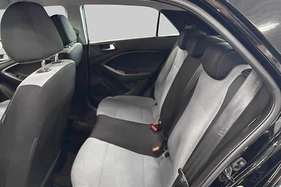 Vehicle Image 17