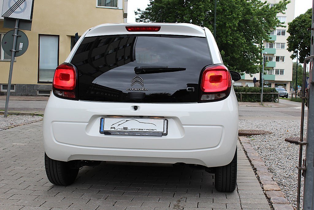 Vehicle Image 15