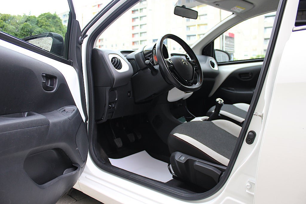 Vehicle Image 19