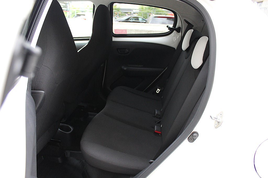 Vehicle Image 22