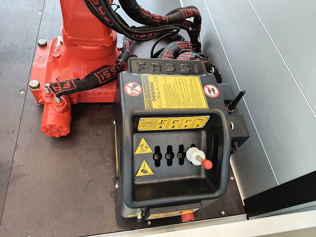 Vehicle Image 12