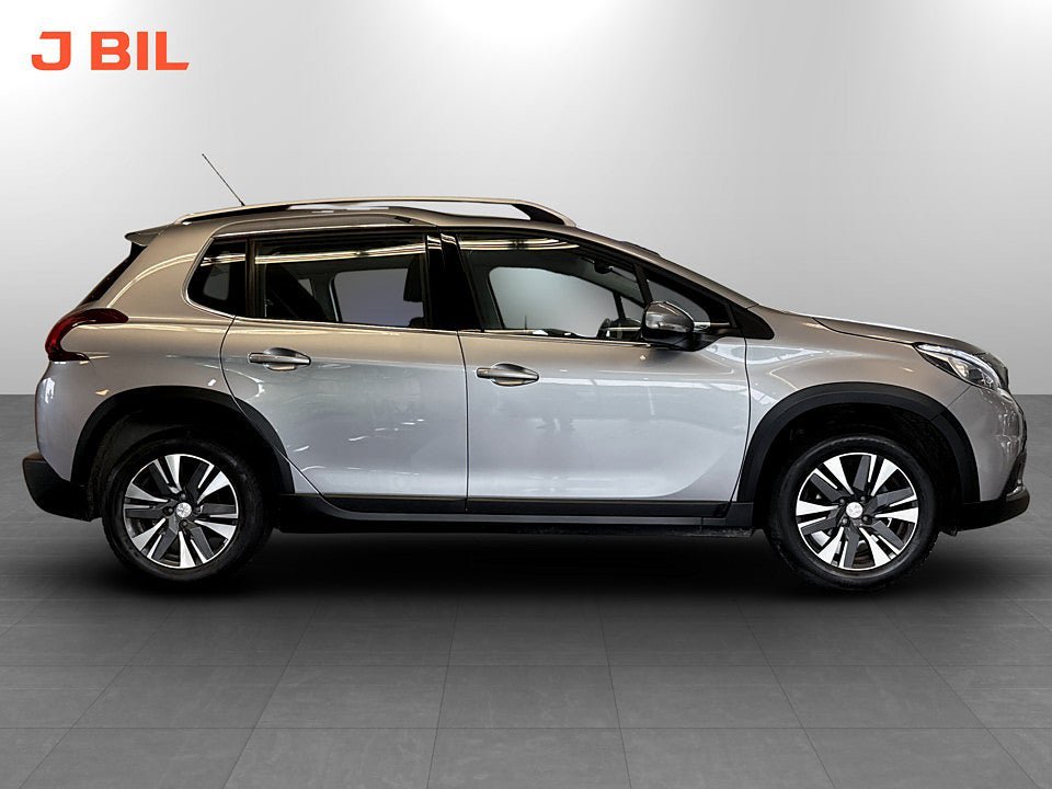 Vehicle Image 16