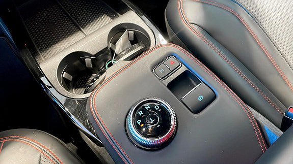 Vehicle Image 16