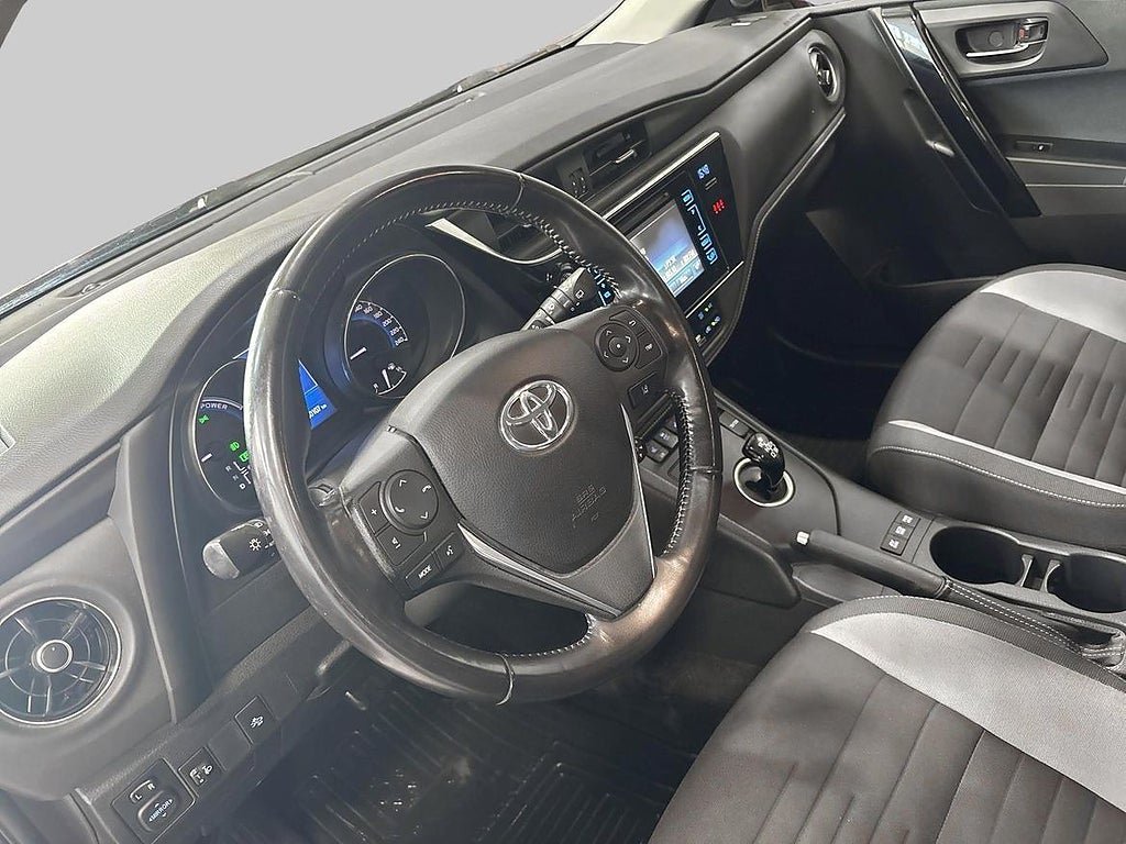 Vehicle Image 13