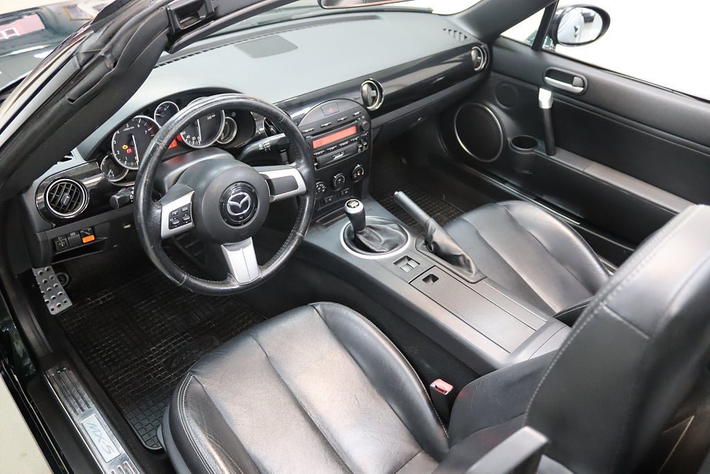 Vehicle Image 12