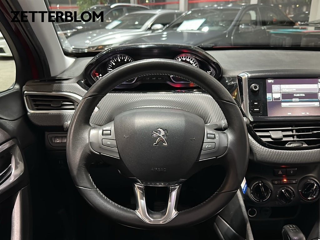 Vehicle Image 12