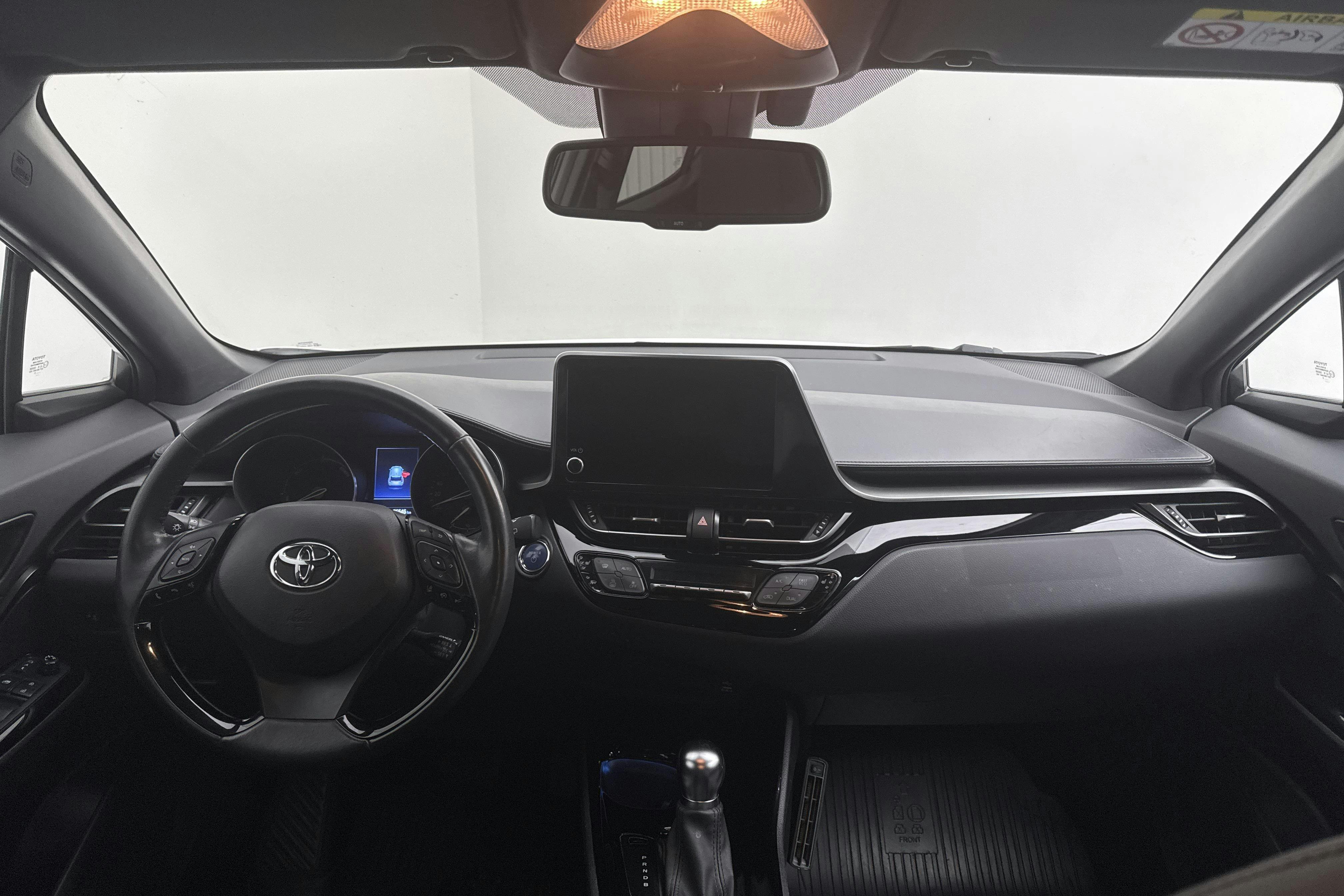Vehicle Image 6