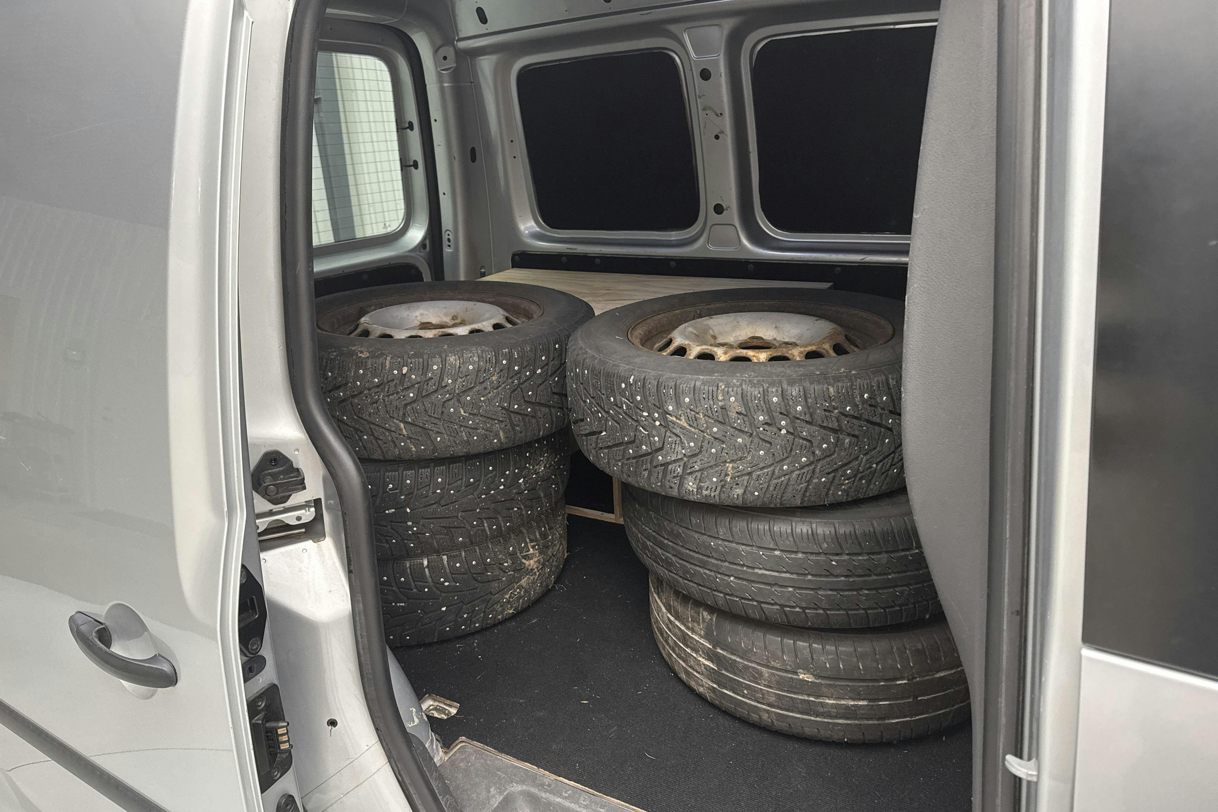 Vehicle Image 8