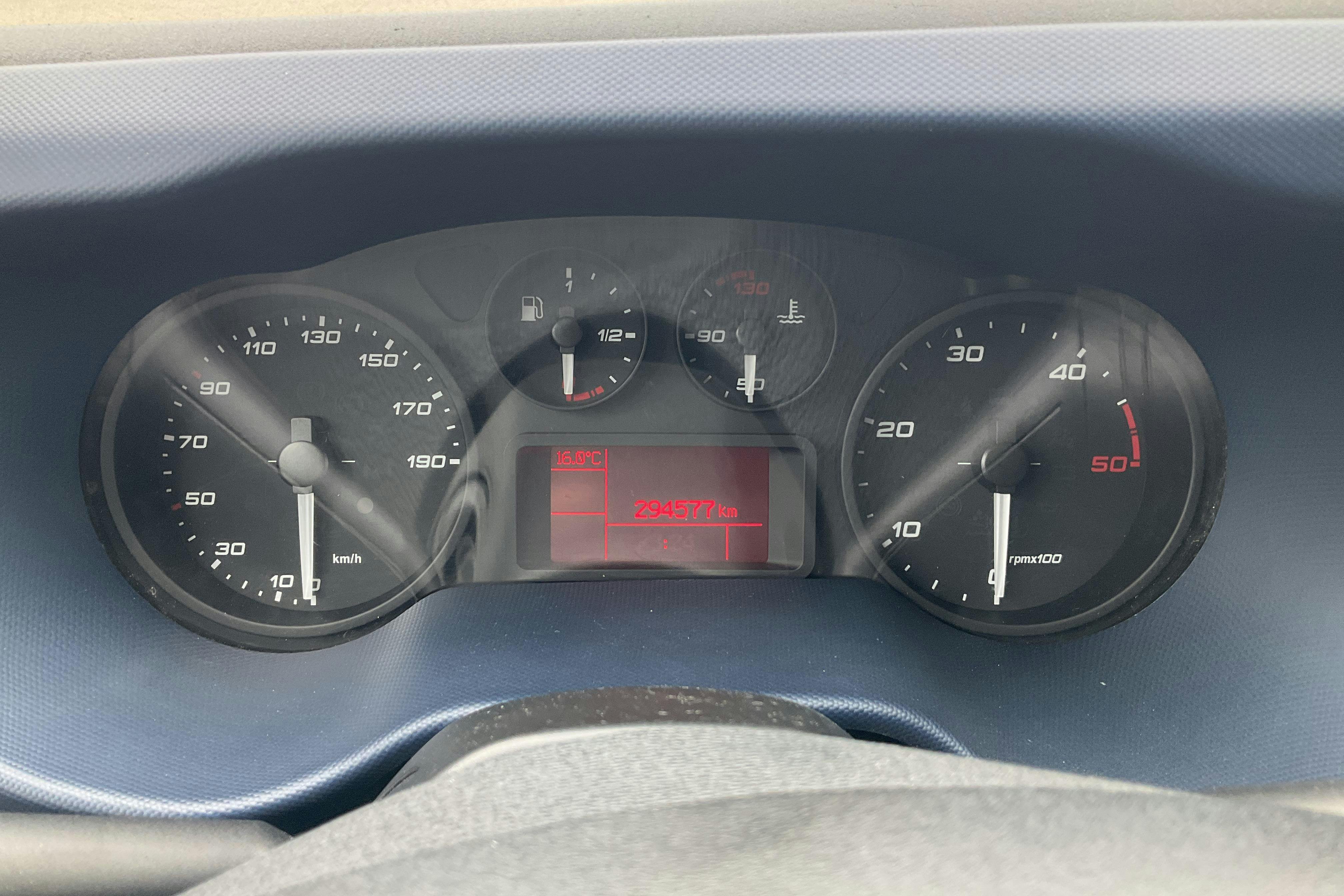 Vehicle Image 9
