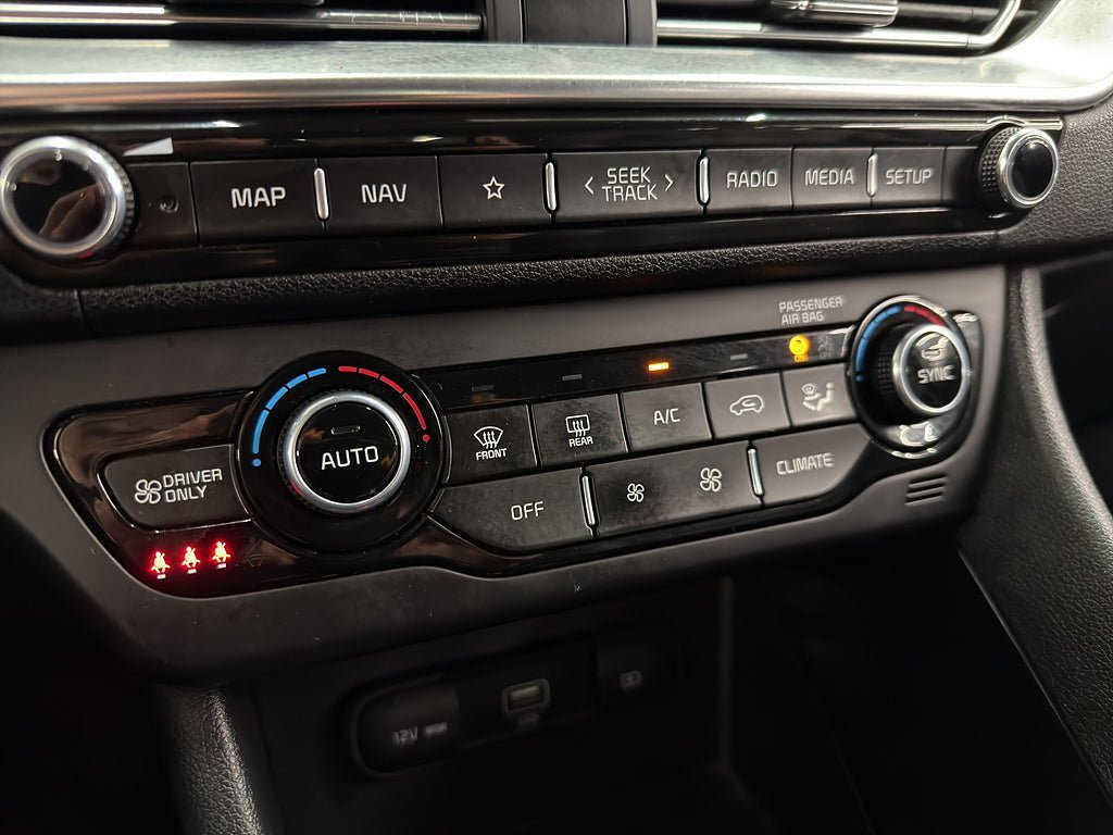 Vehicle Image 25