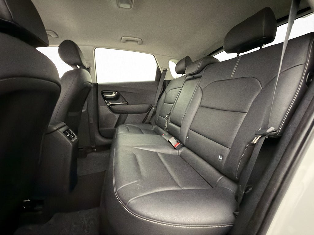 Vehicle Image 28