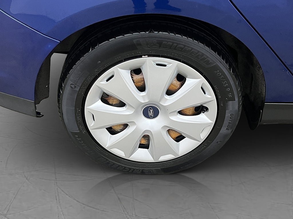 Vehicle Image 23