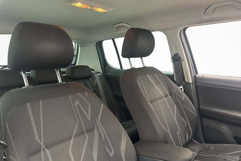 Vehicle Image 16