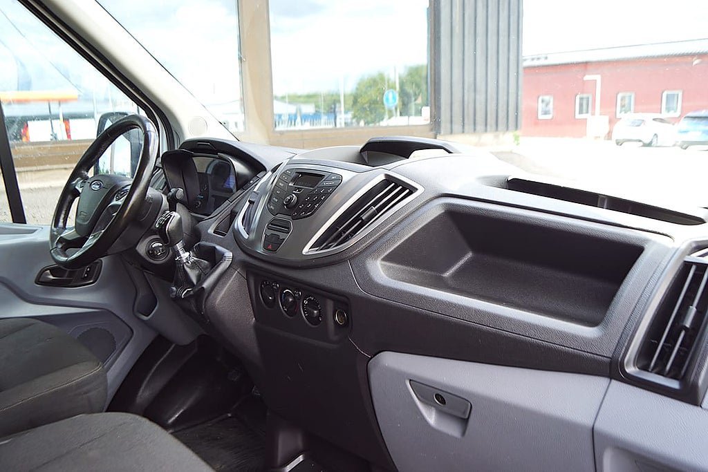 Vehicle Image 17