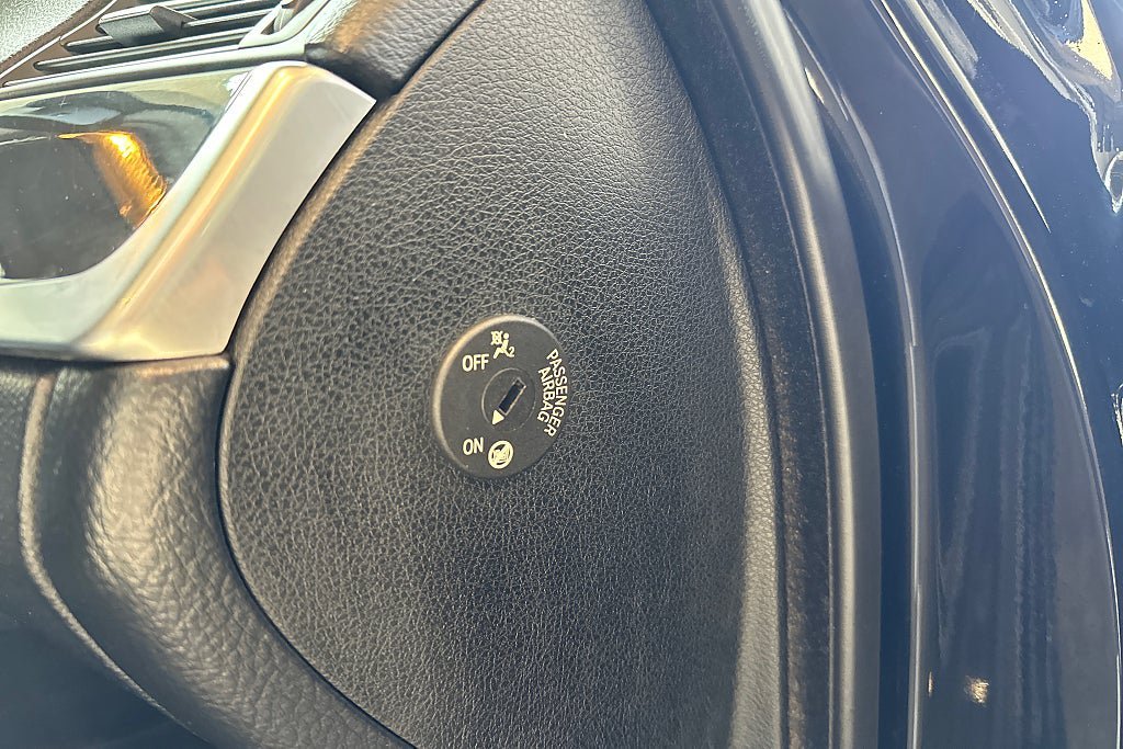 Vehicle Image 24