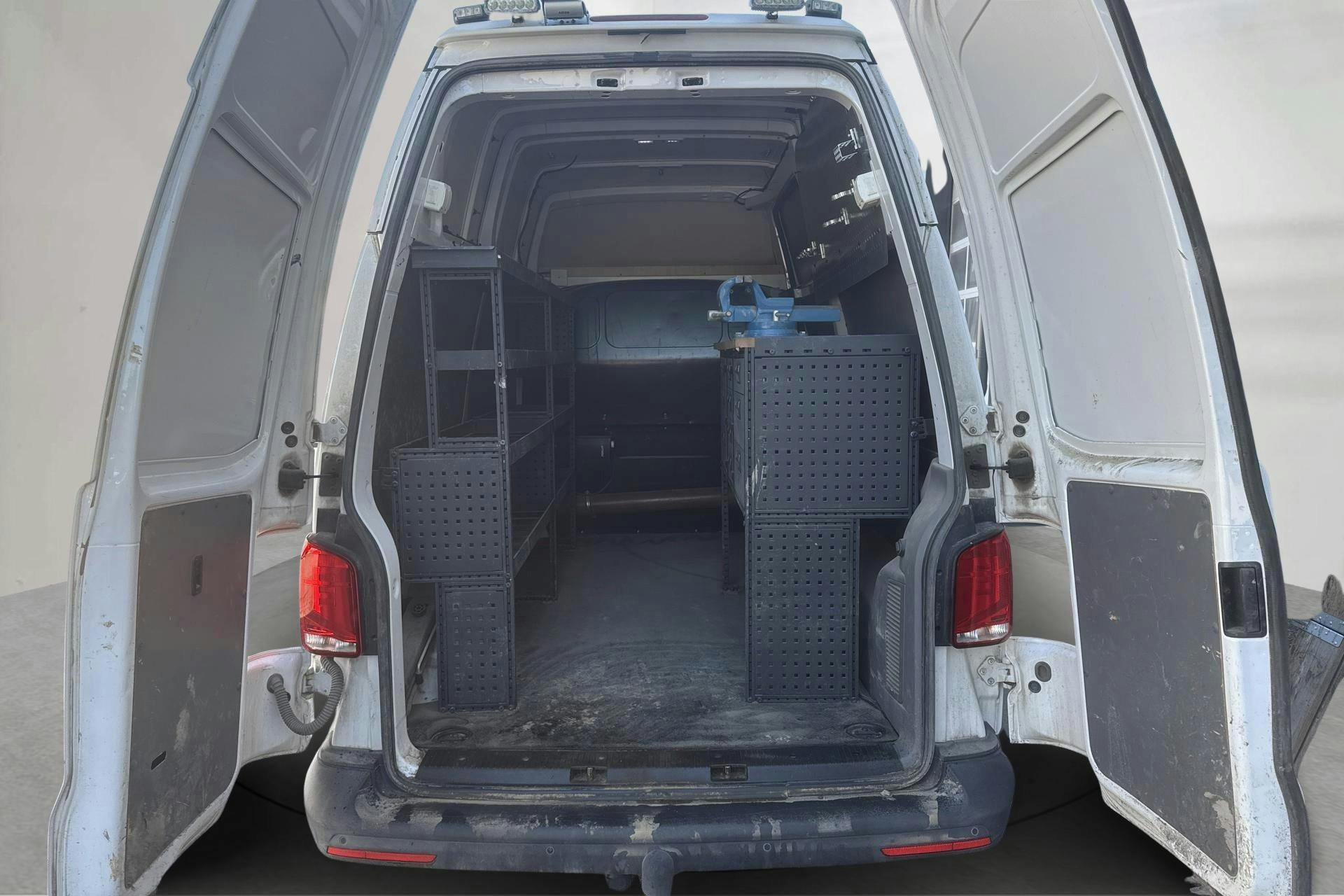 Vehicle Image 9