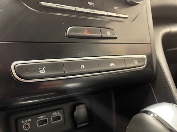 Vehicle Image 24