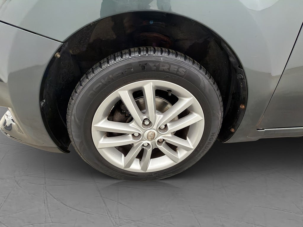 Vehicle Image 23