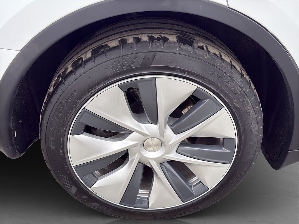 Vehicle Image 35