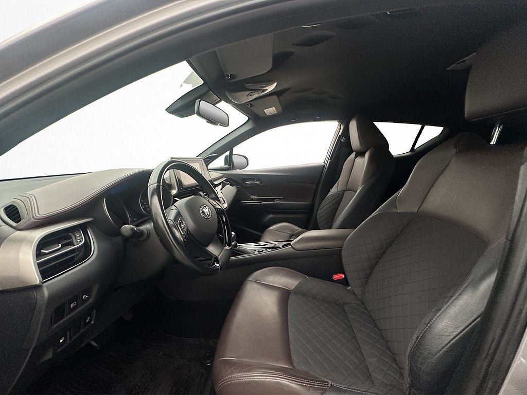 Vehicle Image 12