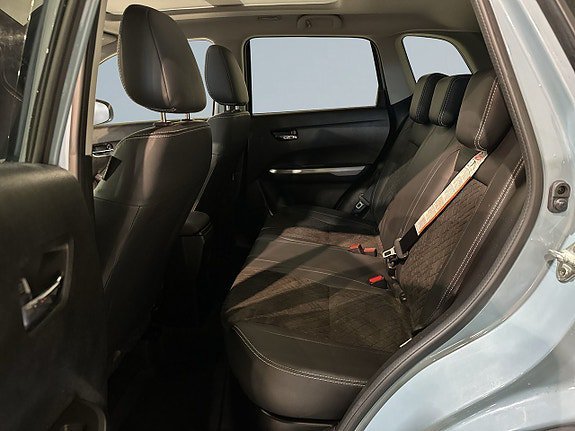Vehicle Image 13