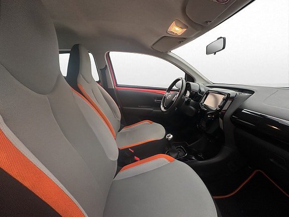 Vehicle Image 19
