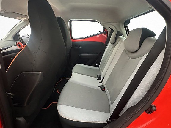 Vehicle Image 21