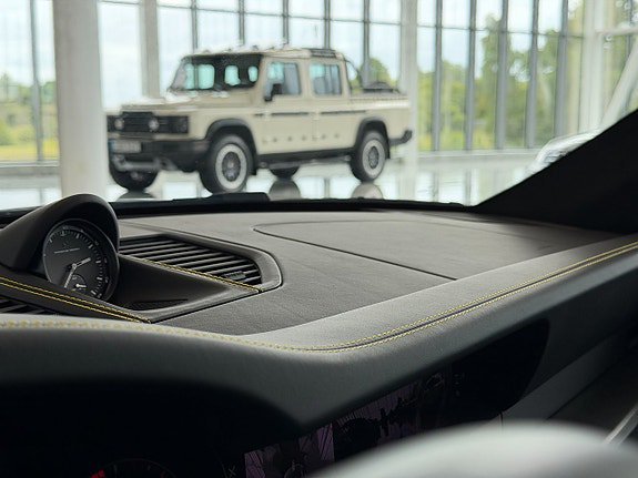 Vehicle Image 24