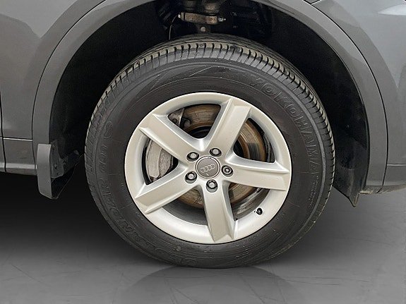Vehicle Image 32