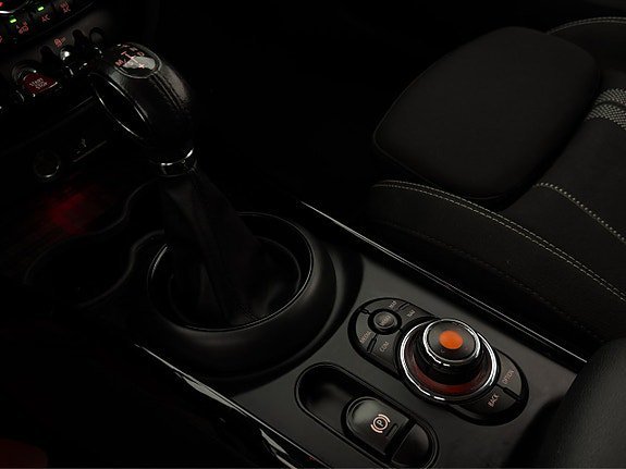 Vehicle Image 26