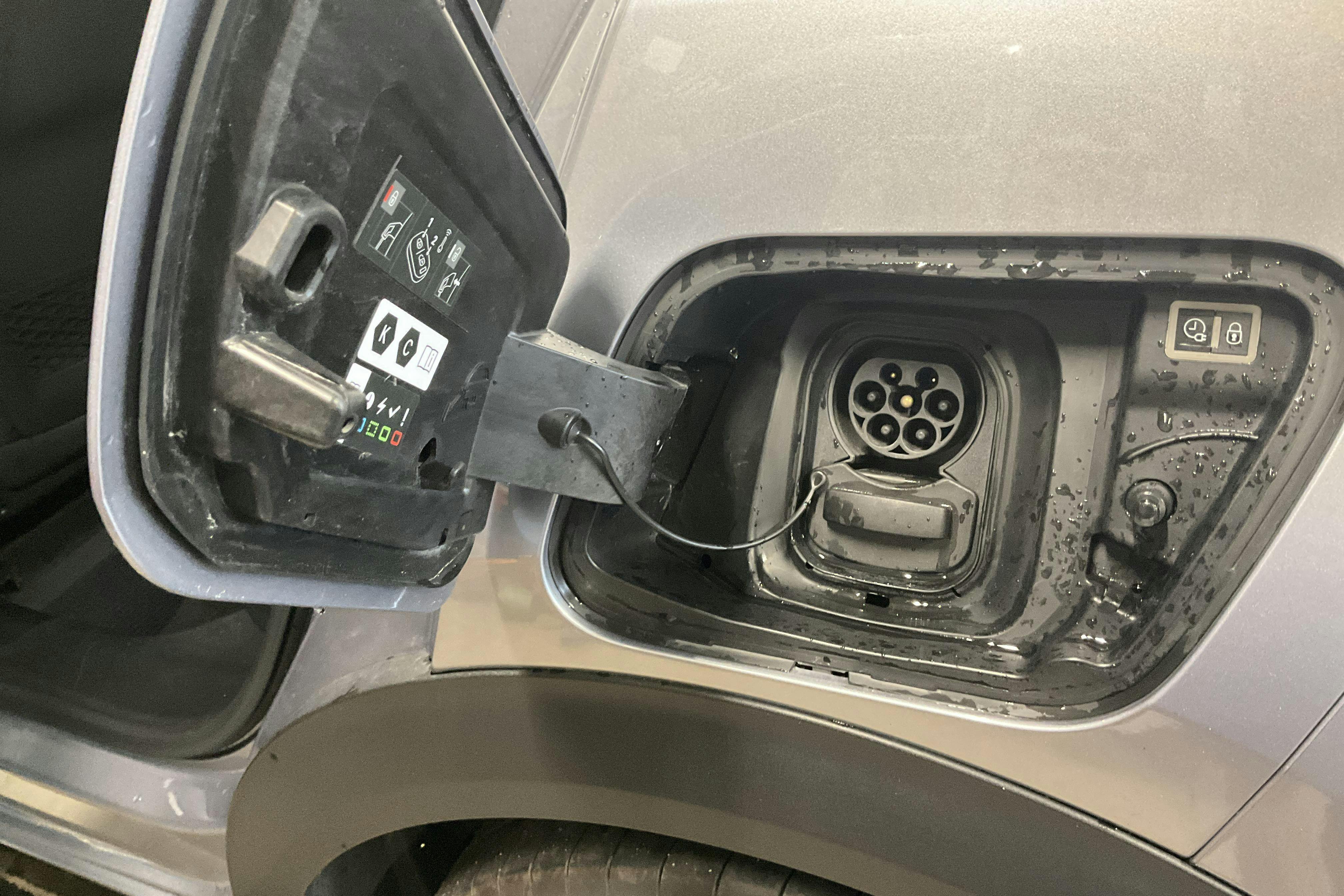 Vehicle Image 15