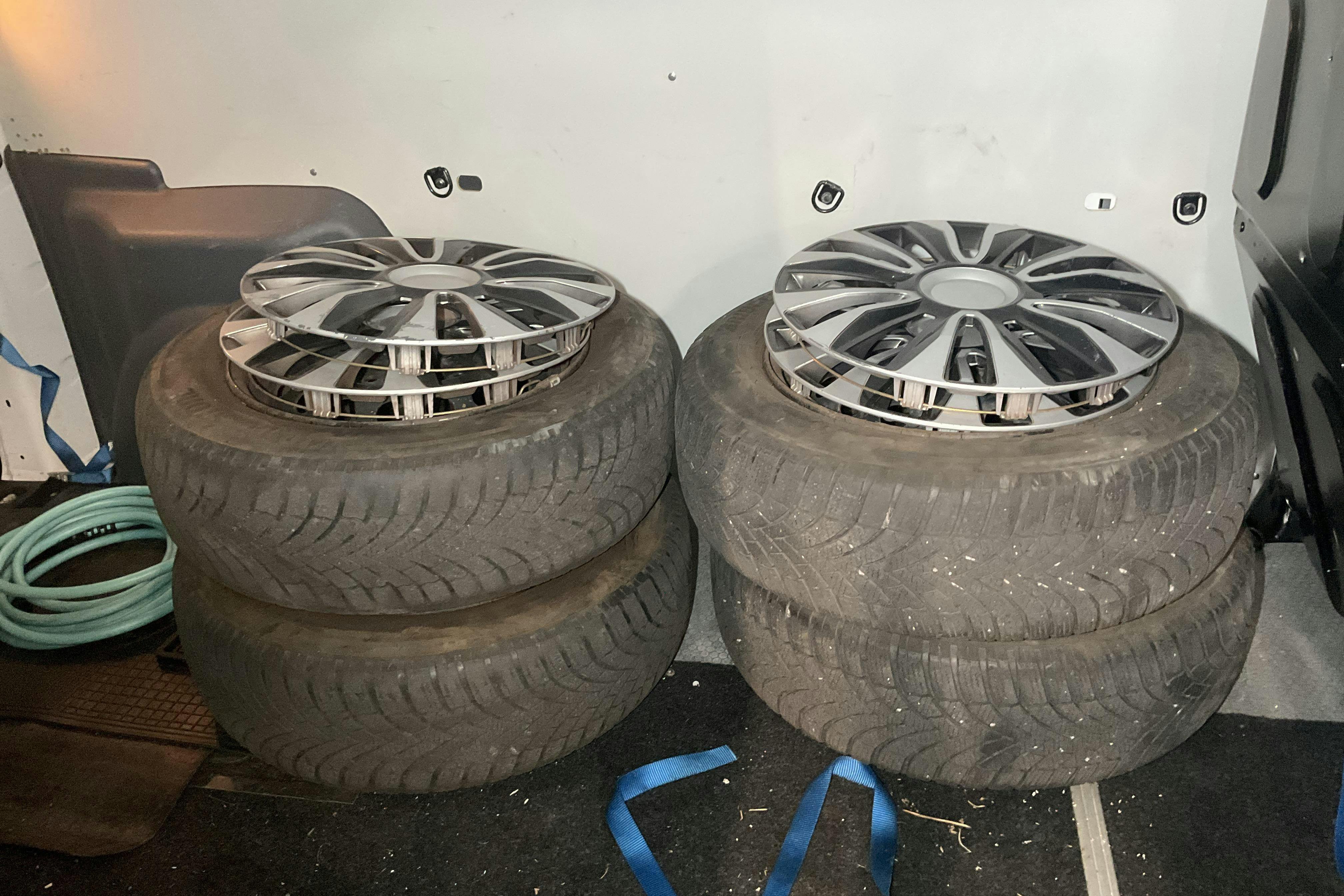 Vehicle Image 16