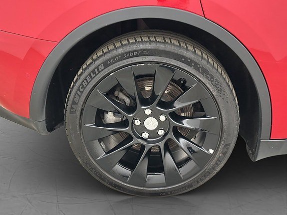 Vehicle Image 32