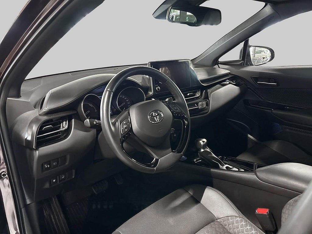 Vehicle Image 14