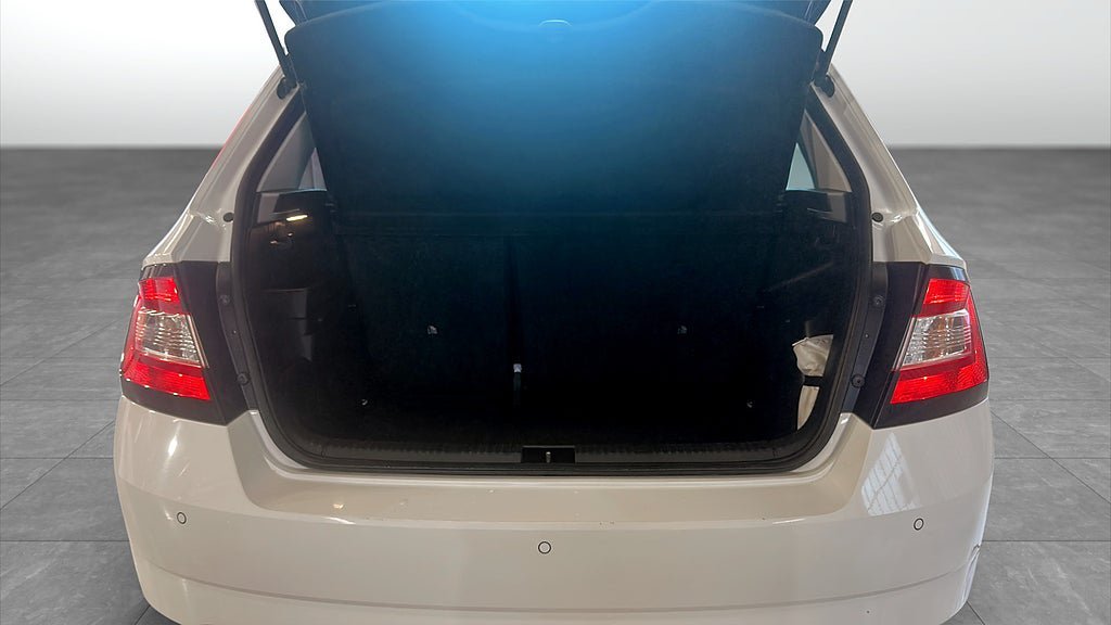 Vehicle Image 13