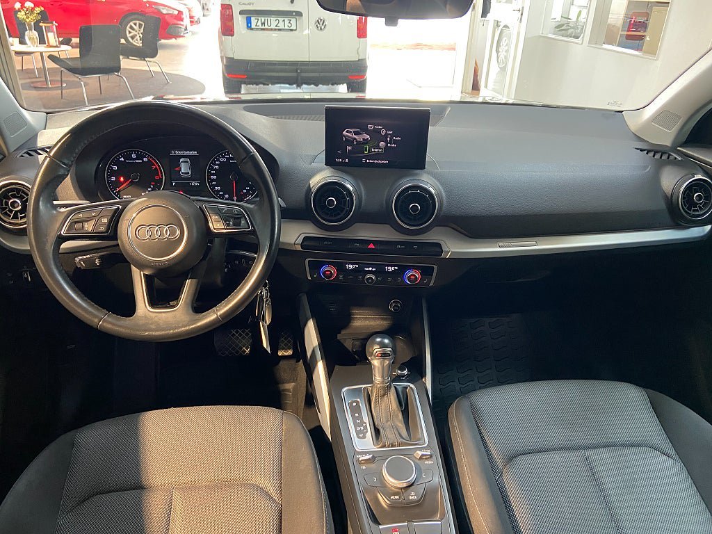 Vehicle Image 7