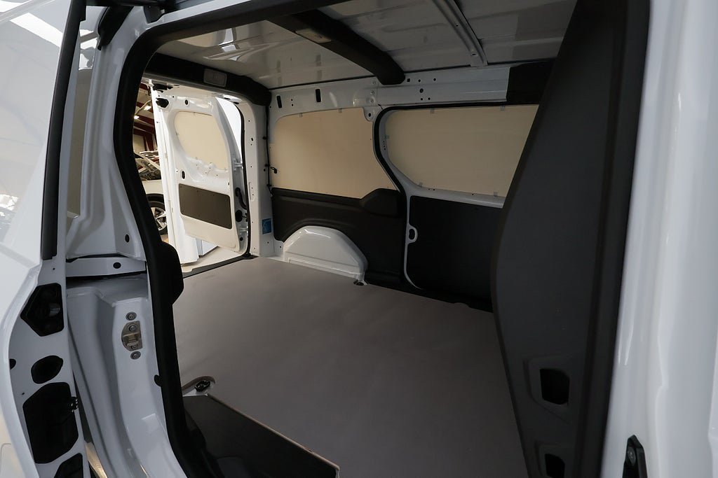 Vehicle Image 23