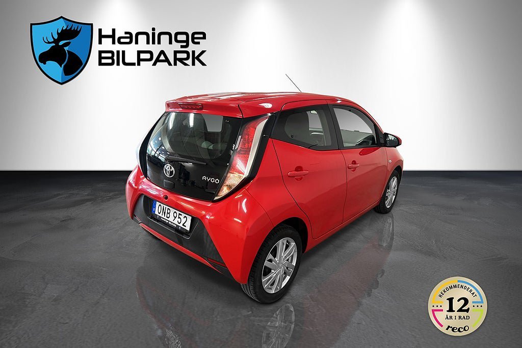Vehicle Image 6